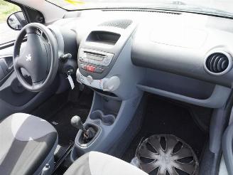 Peugeot 107 1.0 12v picture 5