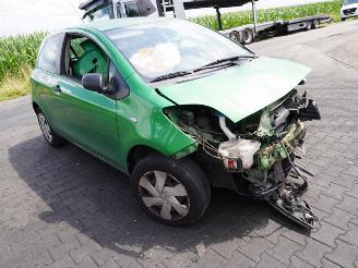 Toyota Yaris 1.0 12v picture 4