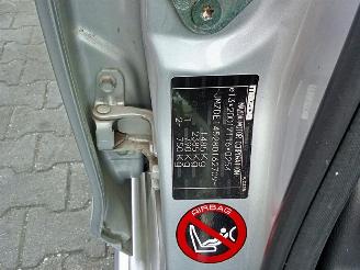 Mazda 2 1.5 16v picture 9