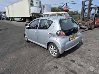 Toyota Aygo 1.0 12V VVT-i picture 2