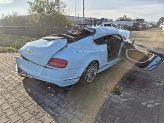 Coche siniestrado Bentley Continental GTC 6.0 2014/10