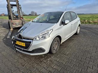 Peugeot 208 1.2 Vti picture 3