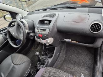 Peugeot 107 1.0 12v picture 5