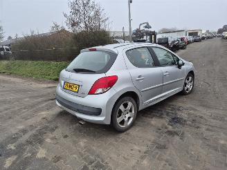Démontage voiture Peugeot 207 1.6 VTi 2010/9