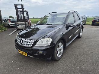 Mercedes ML 350 4 Matic picture 3