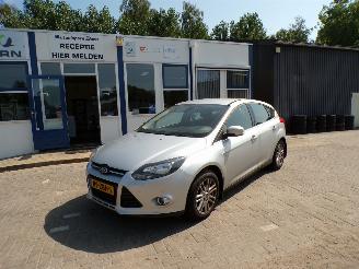 Unfallwagen Ford Focus 1.0 Ecoboost Titanium 2012/10