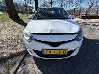 Hyundai I-20 74 kW (101 PK) 1396 cc. picture 11