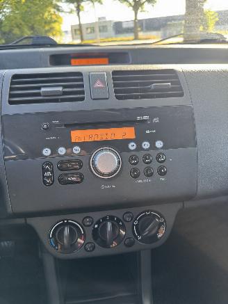 Suzuki Swift  picture 13