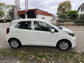 Kia Picanto  picture 6