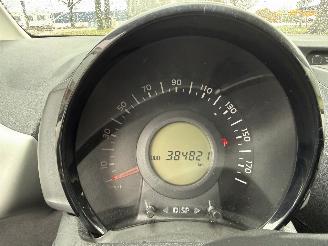 Peugeot 108  picture 16