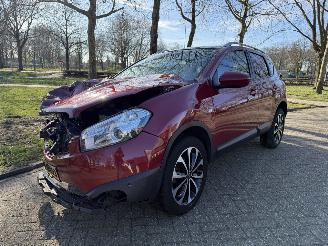 Damaged car Nissan Qashqai  2011/1