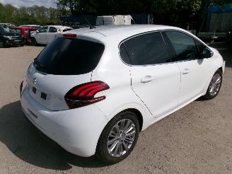 Peugeot 208 1.2 Allure 5 DRS picture 4