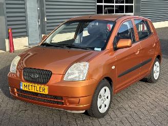 uszkodzony samochody osobowe Kia Picanto 1.0 12V Hatchback  Benzine 999cc 45kW (61pk) FWD 2005/12