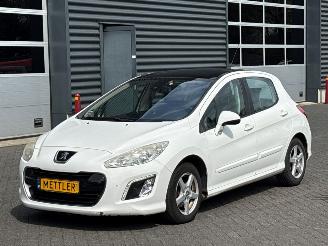 Vaurioauto  passenger cars Peugeot 308 1.6 VTI 16V Hatchback  Benzine 1.598cc 88kW (120pk) FWD 2012/7