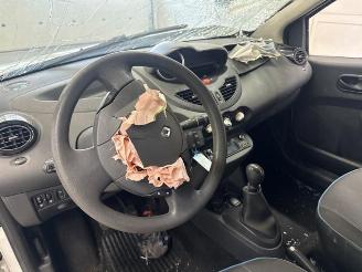 Renault Twingo Twingo II (CN), Hatchback 3-drs, 2007 / 2014 1.2 16V picture 12