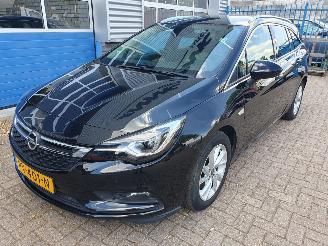 damaged passenger cars Opel Astra SPORTS TOURER+ 1.6 CDTI Innovation 2017/9