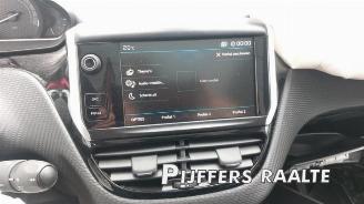 Peugeot 2008 2008 (CU), MPV, 2013 / 2019 1.2 12V e-THP PureTech 110 picture 23