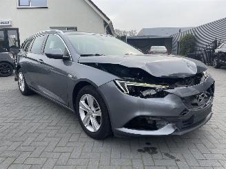 Vaurioauto  passenger cars Opel Insignia SPORTS TOURER 1.5 Turbo Business Executive 2020/2