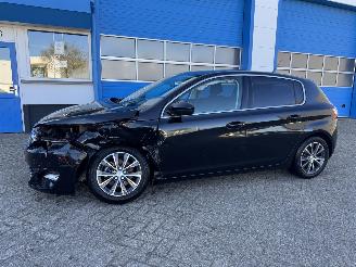 uszkodzony samochody osobowe Peugeot 308 1.2 PURE TECH  ALLURE 2017/1