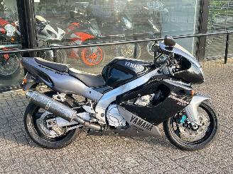 Yamaha YZF 1000 Thunderace picture 2