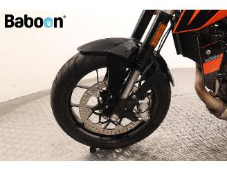 KTM 690 Duke ABS picture 19