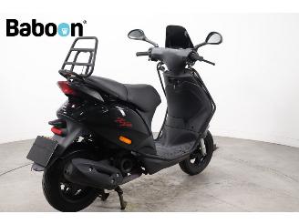 Piaggio  Zip 45KM picture 2