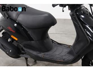 Piaggio  Zip 45KM picture 10