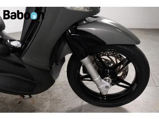 Piaggio  350 Beverly Sport ABS picture 20