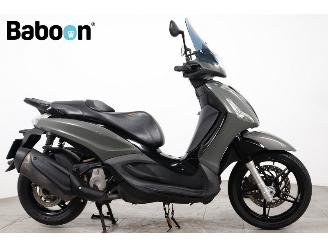 krockskadad bil motor Piaggio  350 Beverly Sport ABS 2012/6