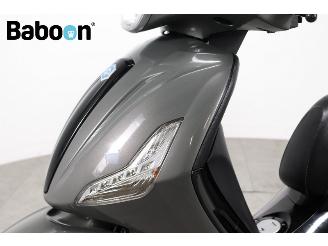 Piaggio  350 Beverly Sport ABS picture 16