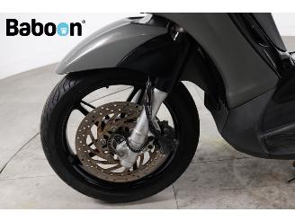 Piaggio  350 Beverly Sport ABS picture 15