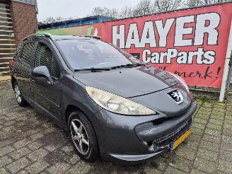 damaged passenger cars Peugeot 207 1.4 vti xs AIRCO 2008/4