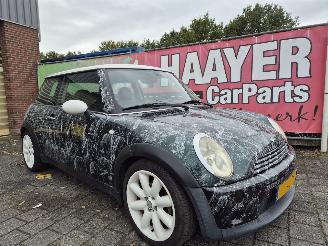 Mini Cooper 1.6 chilli special paint 2003/3