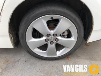 Toyota Prius Prius (ZVW3), Hatchback, 2009 / 2016 1.8 16V picture 13