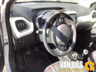 Peugeot 108 108, Hatchback, 2014 1.0 12V picture 17
