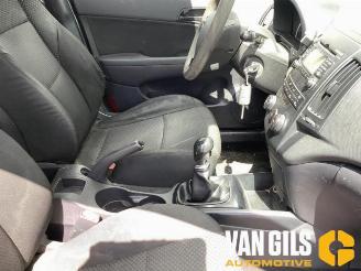 Hyundai I-30 i30 Crosswagon (WWH), Combi, 2007 / 2012 1.4 CVVT 16V picture 17