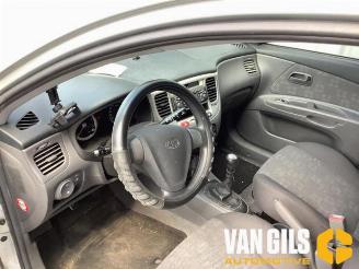 Kia Rio Rio II (DE), Hatchback, 2005 / 2011 1.4 16V picture 3