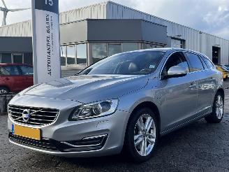 Avarii autoturisme Volvo V-60 2.4 D6 AWD Plug-In Hybrid Summum 2013/1