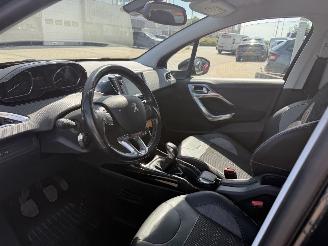 Peugeot 2008 1.2 PureTech Allure picture 15