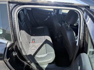 Peugeot 2008 1.2 PureTech Allure picture 12