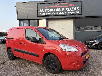 ocasión vehículos comerciales Peugeot Partner 1.6 e-HDI XR Profit Trekhaak NIEUWE APK 2015/2
