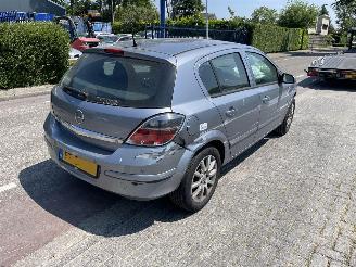 Opel Astra 1.6-16V picture 3