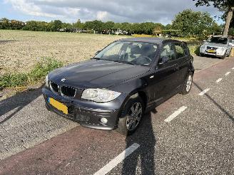 BMW 1-serie 116i picture 2