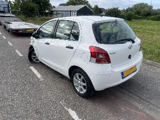 Toyota Yaris 1.0-12V picture 4