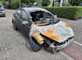 Vrakbiler auto Toyota Yaris 1.5 12V Hybrid 2020/12