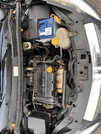 Opel Corsa 1.2-16V picture 6