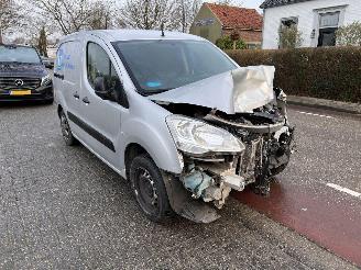 disassembly commercial vehicles Peugeot Partner 1.6 BleuHDi 75 2019/1