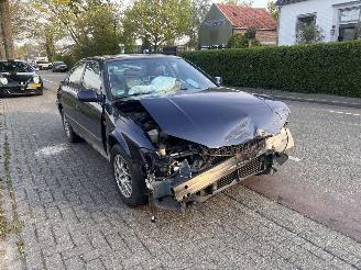 Coche siniestrado Toyota Camry 2.2-16V sedan 2004/1