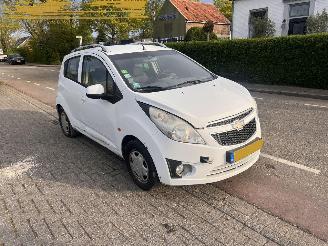 damaged passenger cars Chevrolet Spark 1.0-16V Bi-fuel 2011/5