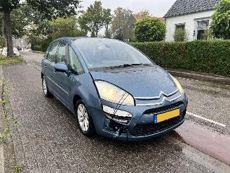 Salvage car Citroën C4-picasso 1.6 DHiF 2011/7